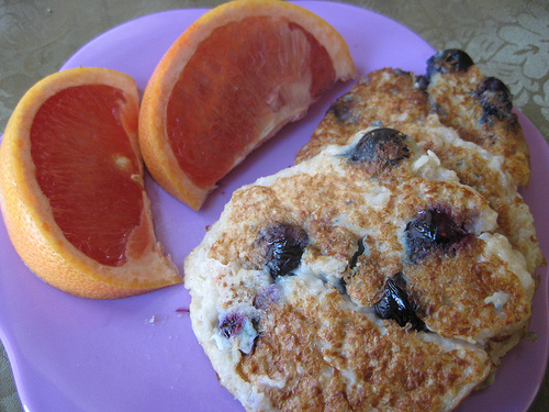 blueberry oatmeal pancakes + grapefruit - 1/31/10